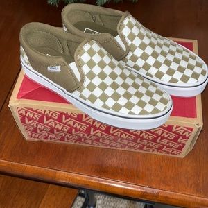Vans Size 7 Asher Checkerboard olive/white Slip On Shoe